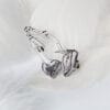 The hand of prayer The silver brooch, inspired by Dürer's paintings, shows the elegance and sacredness of praying hands and is suitable for art lovers.