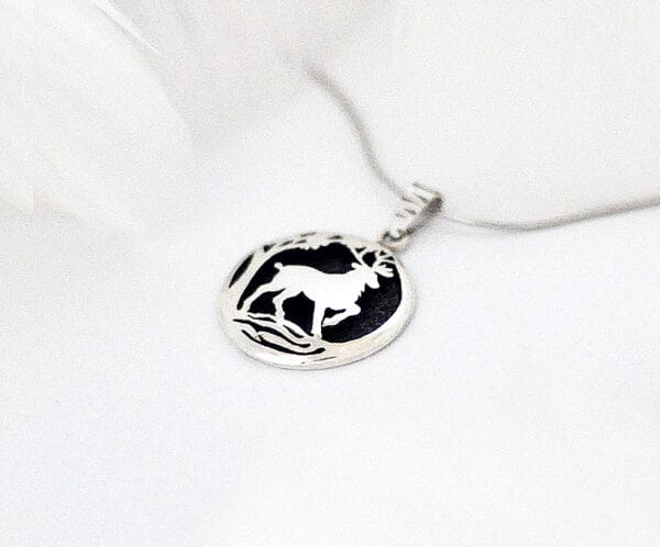 As the deer Necklace