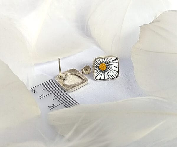 Daisy earrings