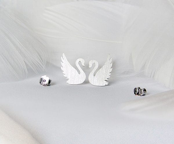 Elegant swan errings